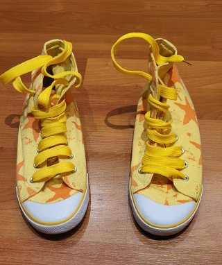 Zapatillas Altas con Estrellas