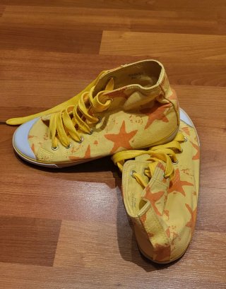 Zapatillas Altas con Estrellas