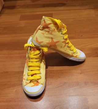 Zapatillas Altas con Estrellas