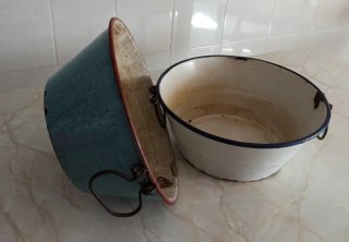 Set di 2 antichi bacini in porcellana smaltata