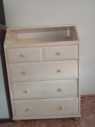 Mueble de madera beige/blanco