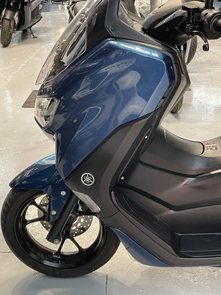 Yamaha N-Max Azul