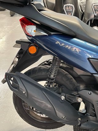 Yamaha N-Max Azul