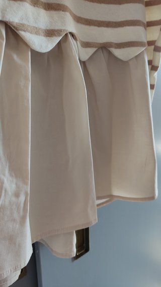 Camiseta / Jersey fino bimaterial peplum + flor