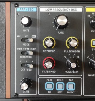 Behringer Model 15 Sintetizador