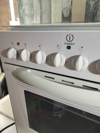 HORNO Y VITRO MARCA INDESIT