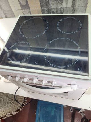 HORNO Y VITRO MARCA INDESIT