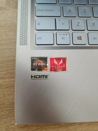 ASUS ZenBook UX431DA Ryzen 7 16 GB RAM 512 GB SSD