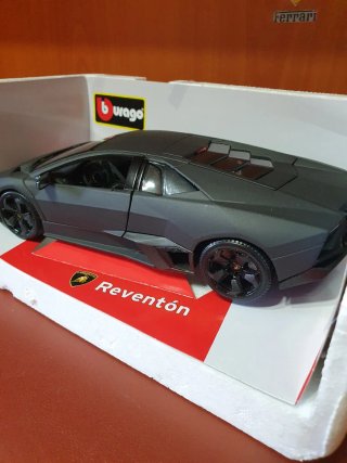 Lamborghini Reventón Bburago scala da 1/18