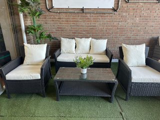 Sofá  + 2 sillones + Mesa de centro