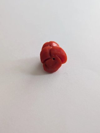 Rosa antigua tallada coral