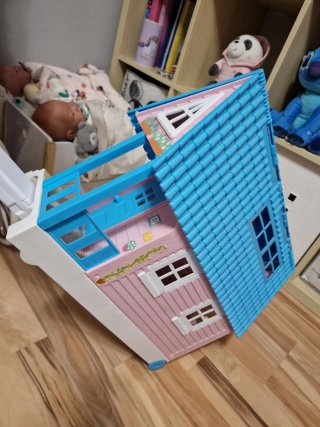 Casa de muñecas Amiccici con accesorios