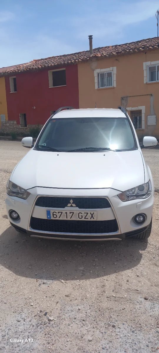 Mitsubishi Outlander 2010 - foto 1