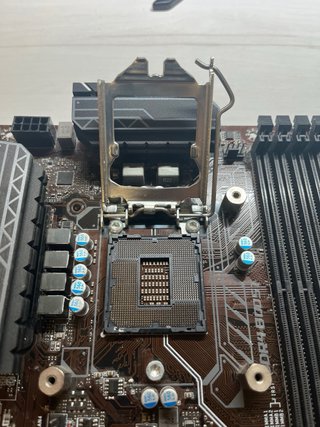 Placa Base MSI y procesador Intel Core i7