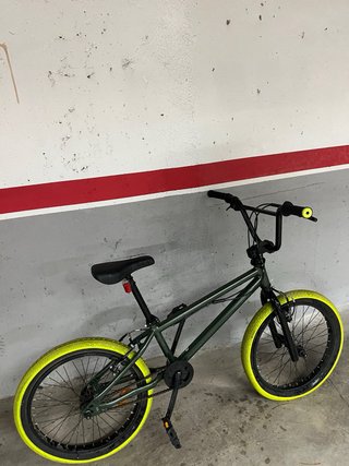 Bicicleta BMX Verde