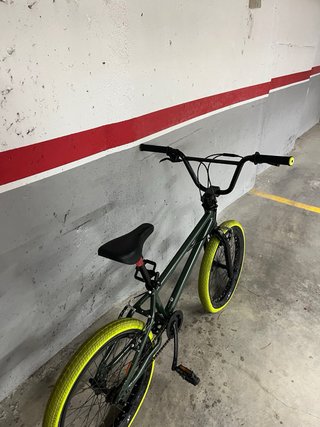 Bicicleta BMX Verde