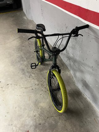 Bicicleta BMX Verde