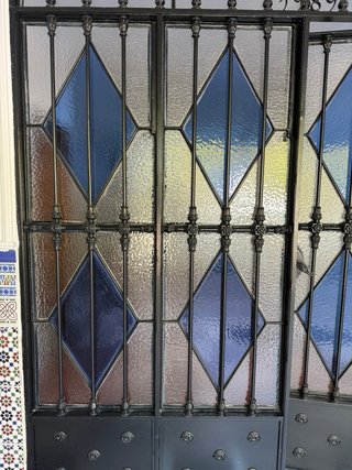 Puerta Hierro Macizo y Cristales