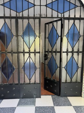 Puerta Hierro Macizo y Cristales