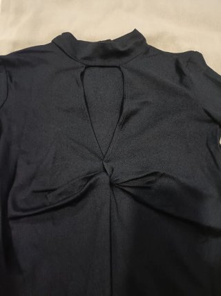 Body negro manga larga escote