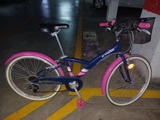 Bicicleta btwin niña 20 pulgadas con muy poco uso