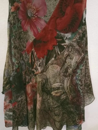 Vestido estampado de Desigual  viste M o L elástic