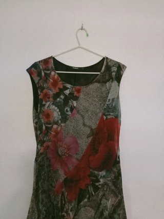 Vestido estampado de Desigual  viste M o L elástic