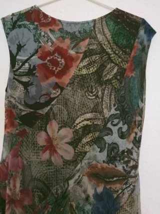 Vestido estampado de Desigual  viste M o L elástic