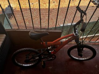 Bicicleta infantil todoterreno naranja