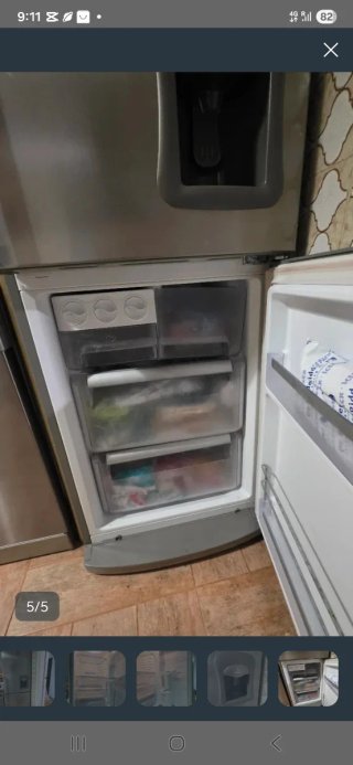 Nevera LG con dispensador de agua