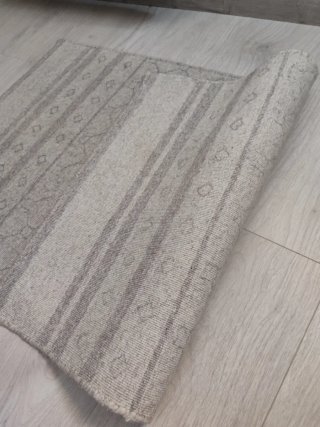 Alfombra Leroy Merlin gris y blanca