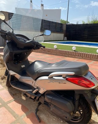 Yamaha XMAX 125 Gris Plata