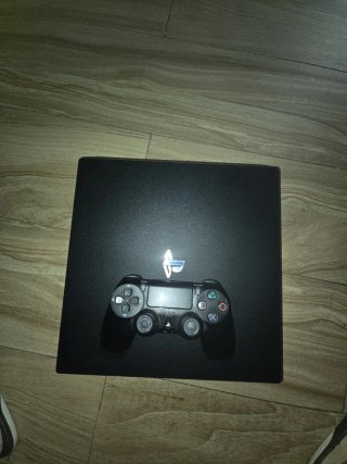 PS4 Slim Pro + Controller Nero