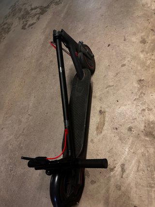 Patinete eléctrico negro