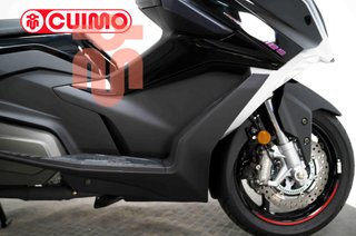 KYMCO AK 550