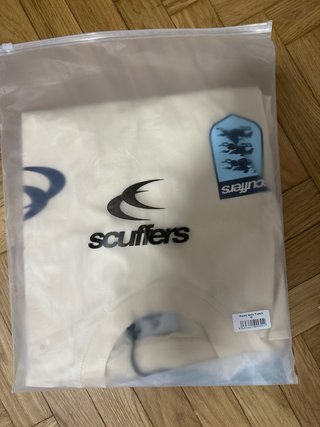 Camiseta Scuffers Beige y Azul