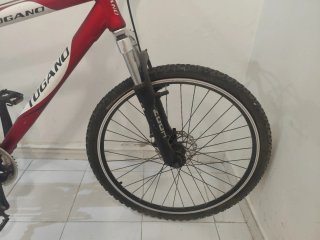 Bicicleta de montaña Togano roja