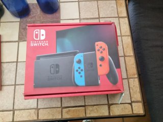 Nintendo Switch Azul y Rosa en los mandos
