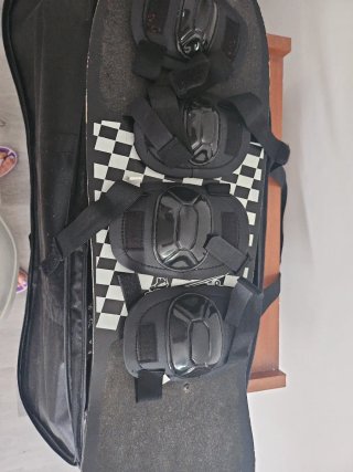 Patineta con diseño de tablero de ajedrez