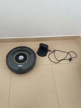 Aspirador Roomba iRobot con base de carga