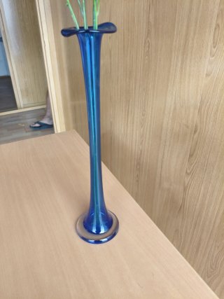 Jarrón de cristal azul