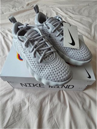 Nike Mind 002 Gris Humo Talla 40