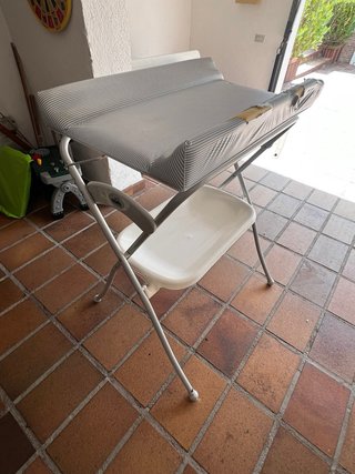 Cambiador y bañera para bebé CAM
