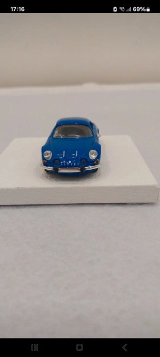 Modellino auto 1.43