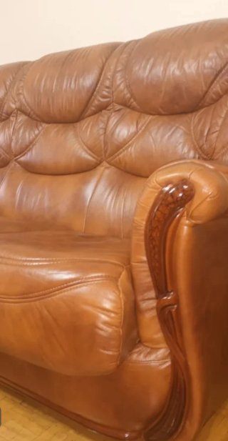 URGE VENTA. Sofá y 2 sillones de piel marrón.