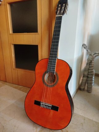 Guitarra Clásica Naranja