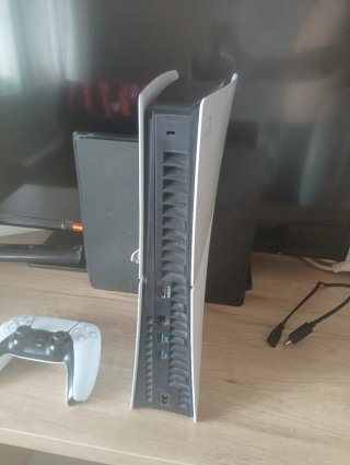 PlayStation 5 Digital - Con cavi e controller