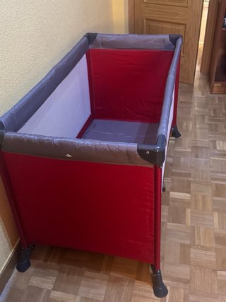 Cuna de viaje (colchón y almohada de regalo)