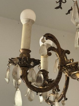 Lámpara de bronce con lágrimas de cristal