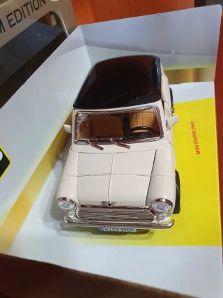 Mini Cooper Bburago scala da 1/18